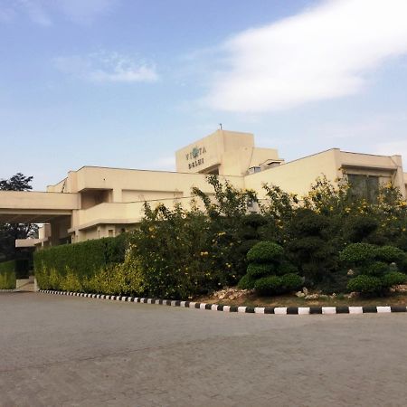 Hotel Vista Ню Делхи Екстериор снимка