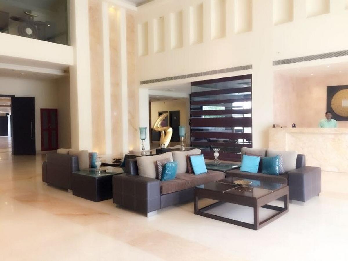 Hotel Vista Ню Делхи Екстериор снимка