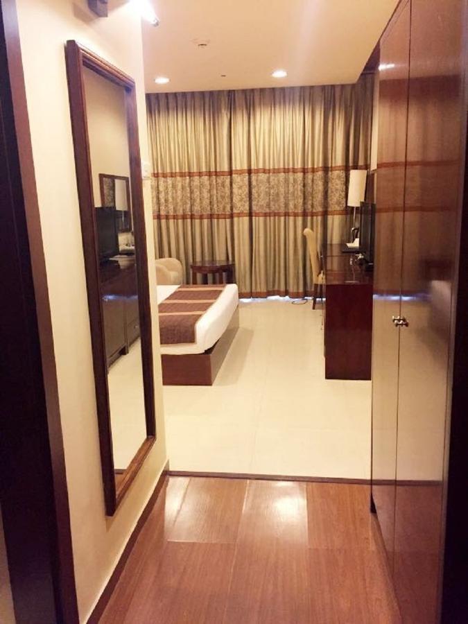 Hotel Vista Ню Делхи Екстериор снимка